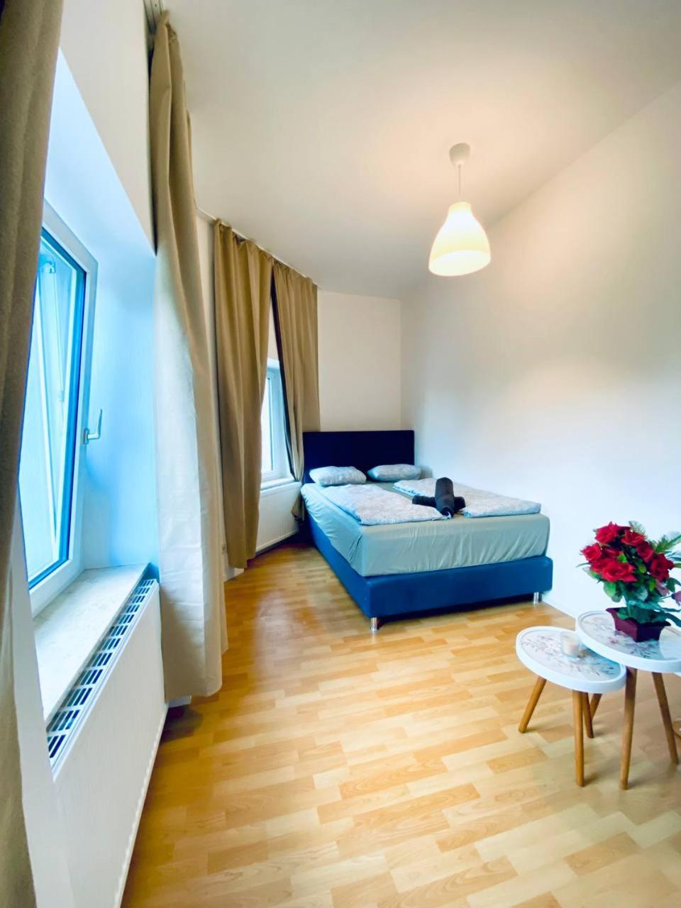 Privatunterkunft Cozy In The 23rd District Of Fr5 *